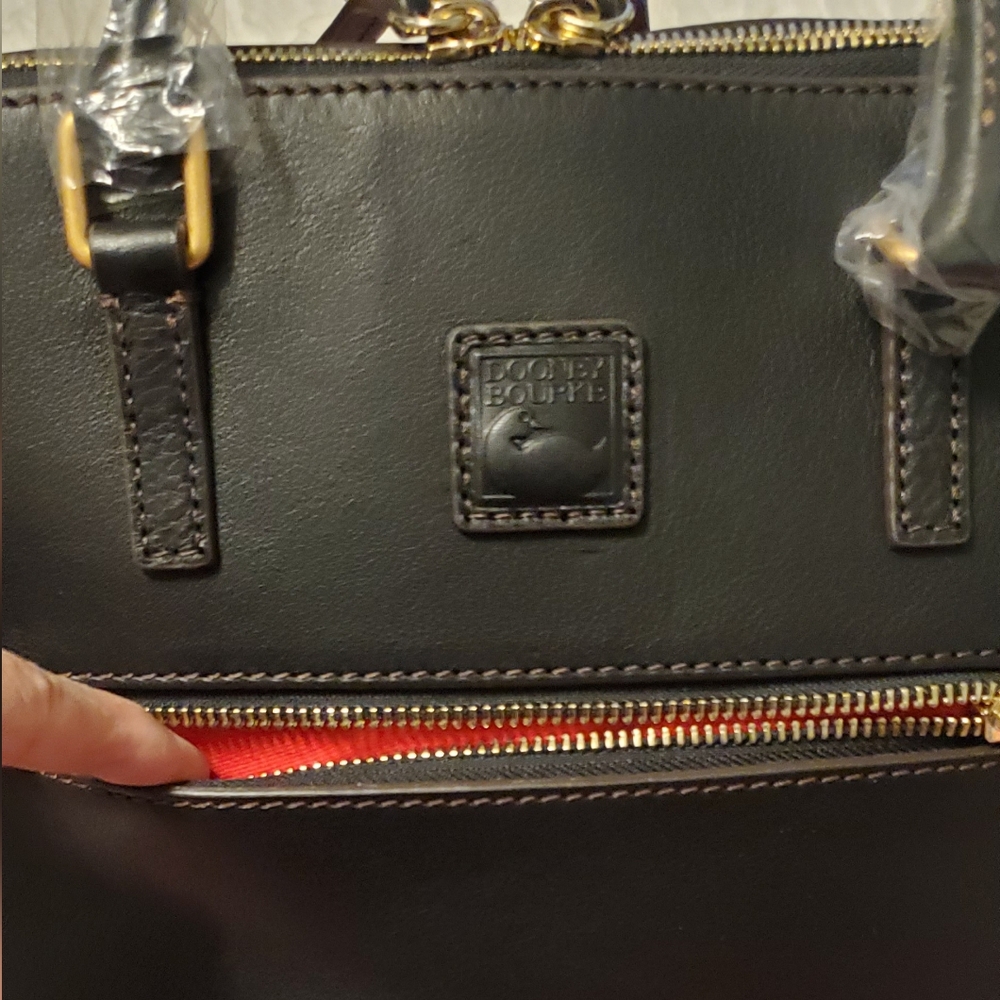 New Dooney Bourke Florentine Leather Domed Satchel Black - Picture 8 of 15
